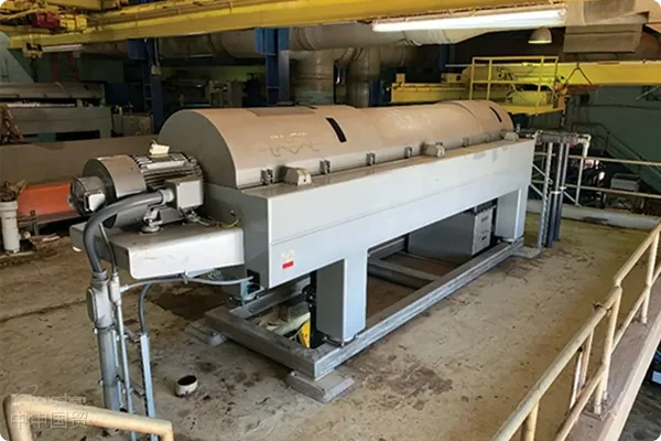 スラッジ脫水機(jī)（遠(yuǎn)心式）